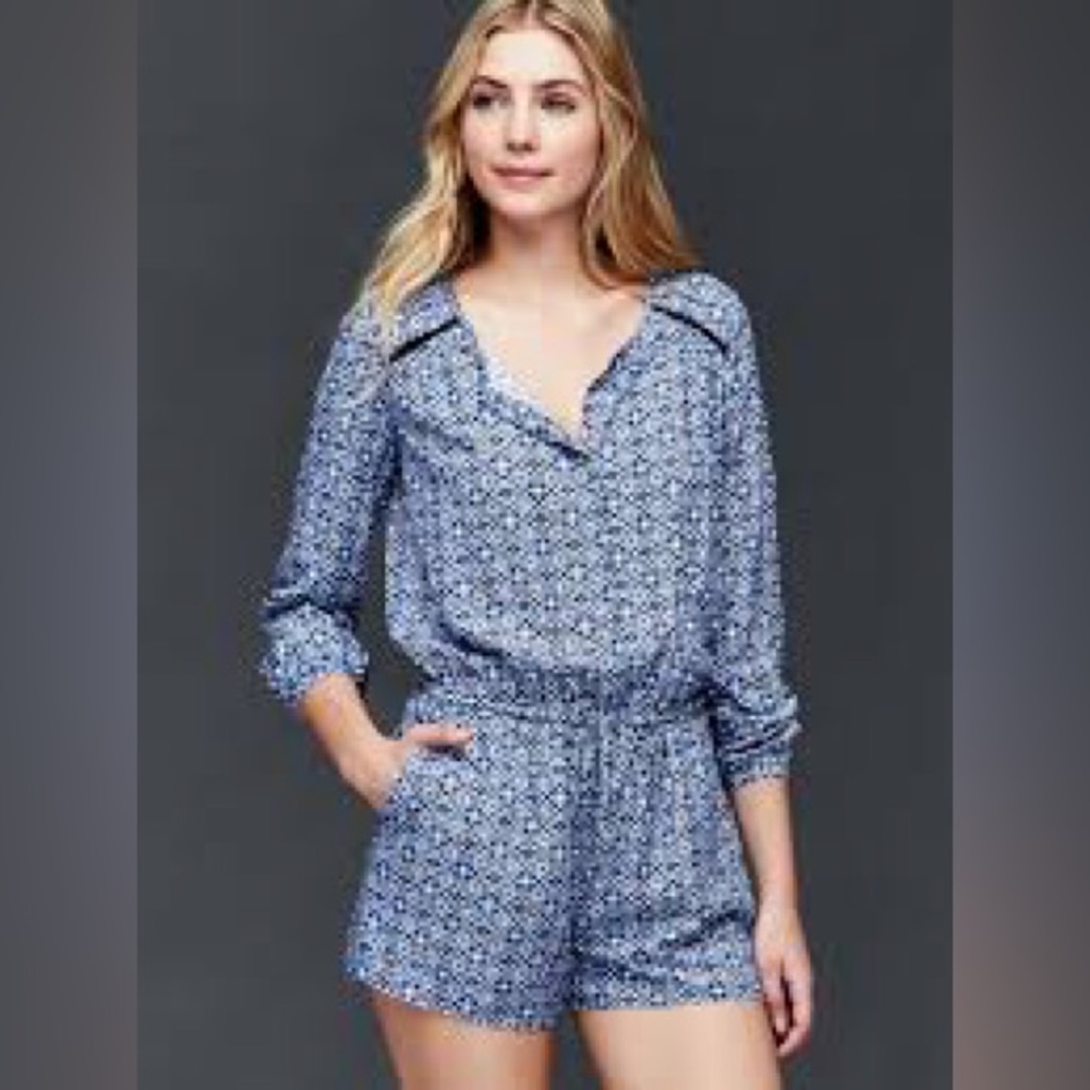 Gap long-sleeve printed short romper. Sz XXL
